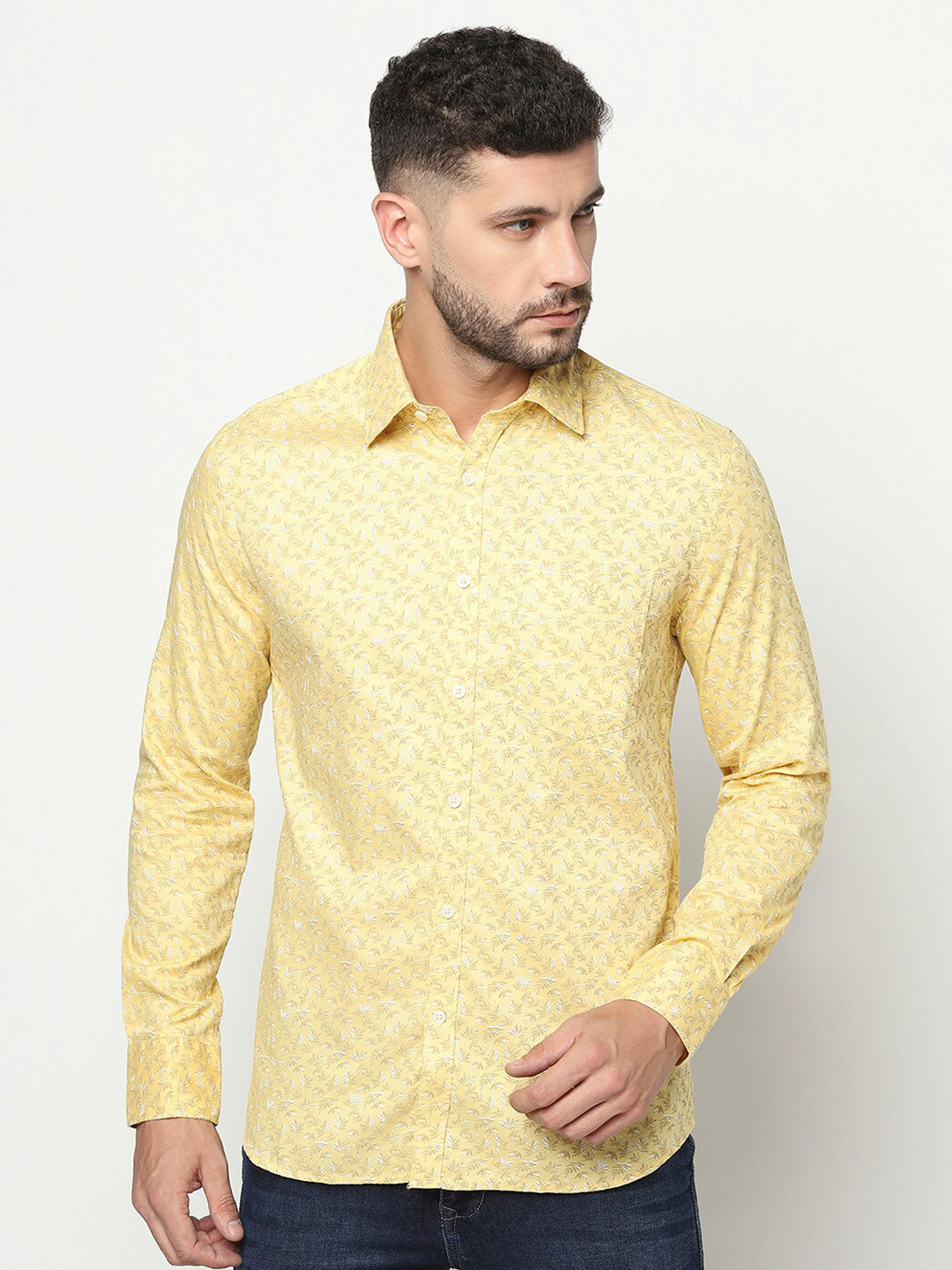 

Crimsoune Club Men Yellow Slim Fit Floral Printed Casual Shirt
