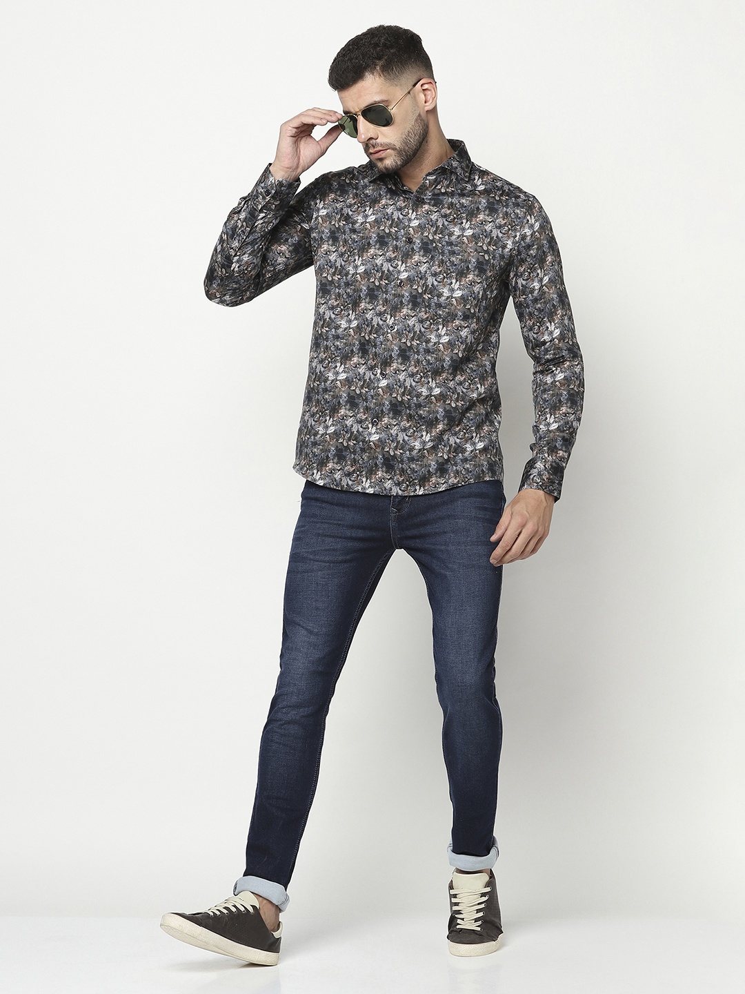 

Crimsoune Club Men Black Slim Fit Floral Printed Casual Shirt