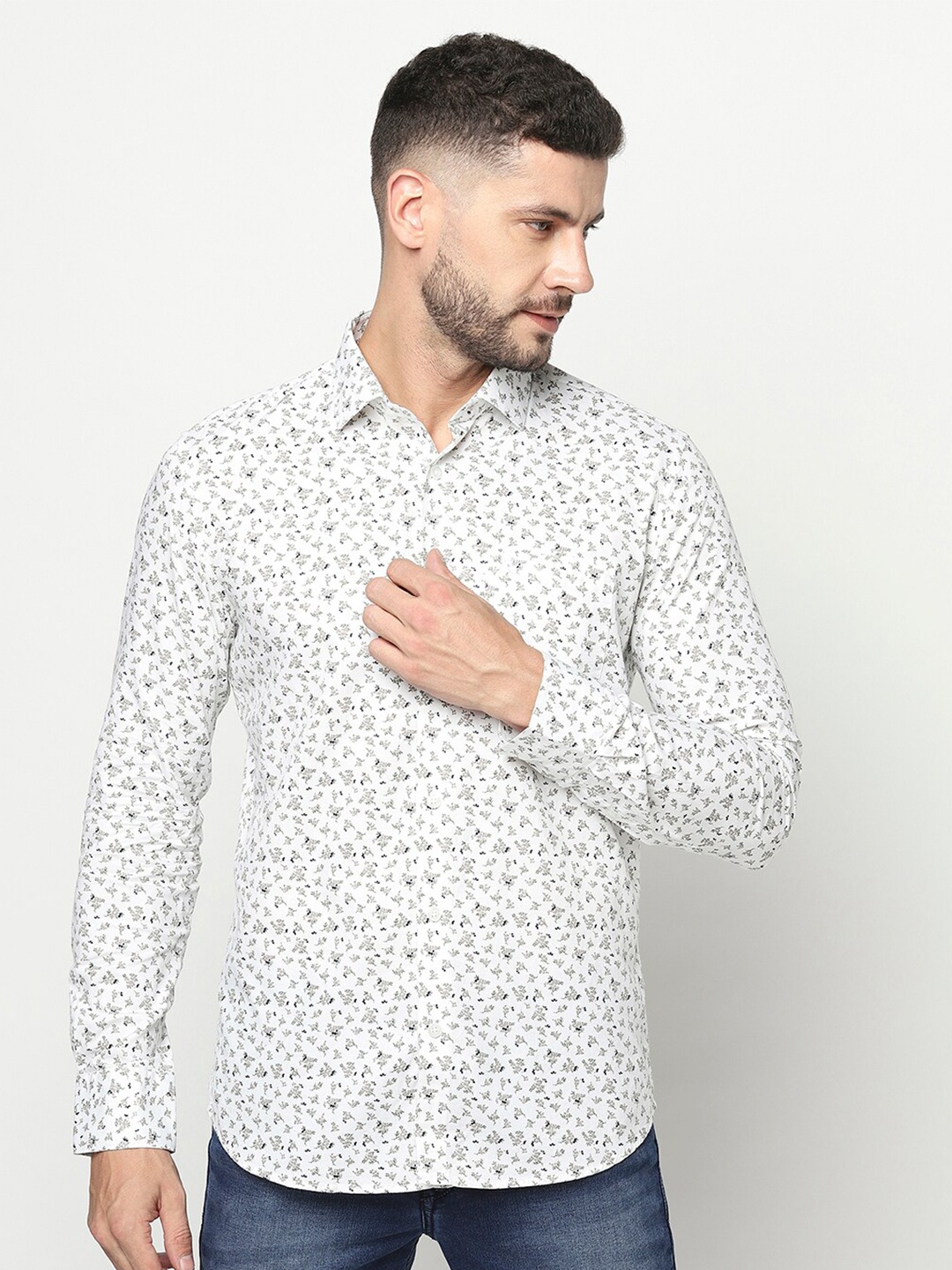 

Crimsoune Club Men White Slim Fit Floral Printed Casual Shirt