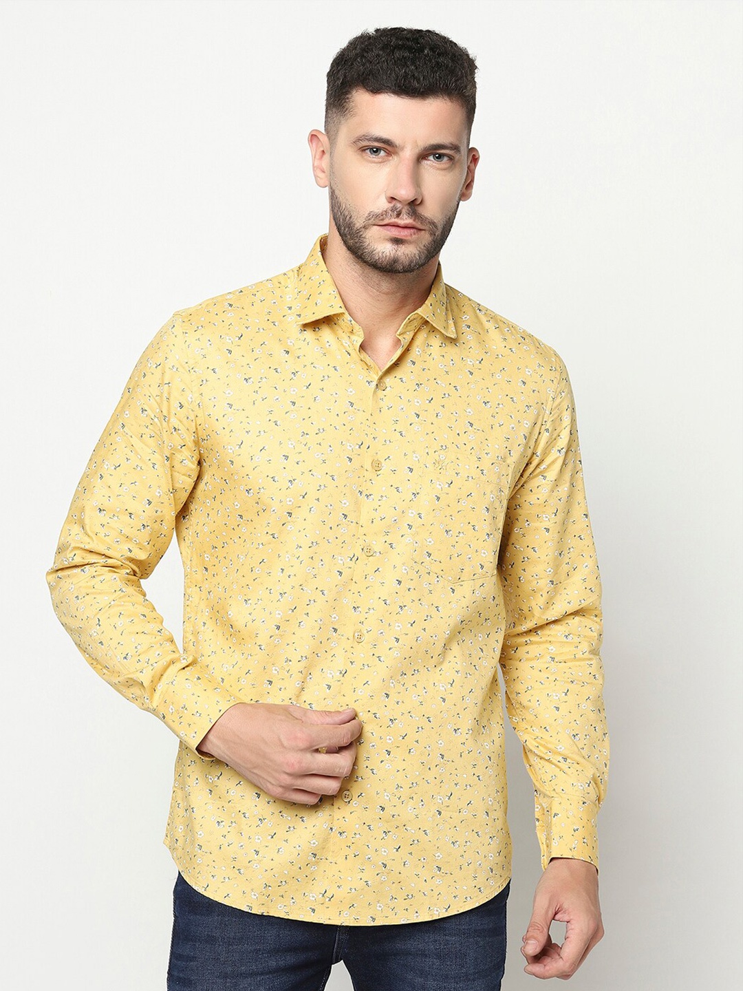 

Crimsoune Club Men Yellow Slim Fit Floral Printed Casual Shirt