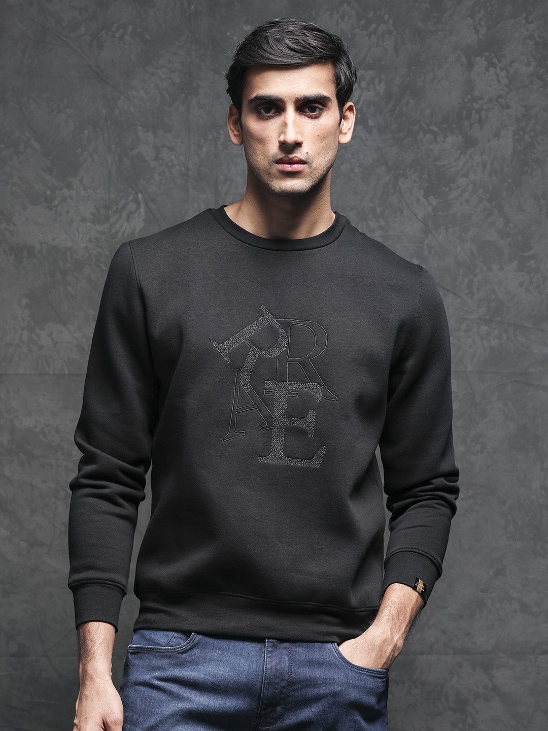 

RARE RABBIT Men Ingrid Slim Fit Printed Sweatshirt, Black