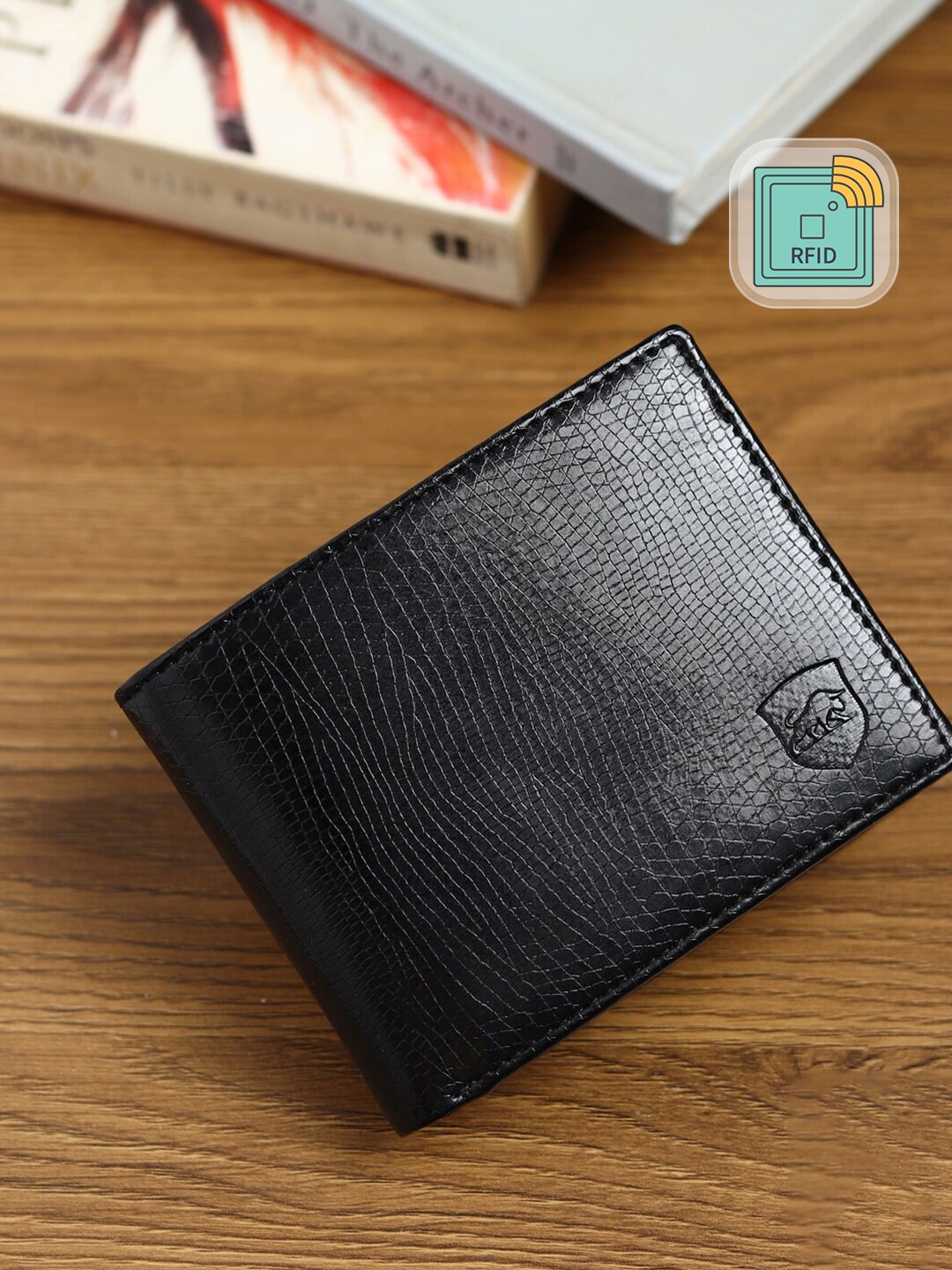 

SAMTROH Men Black Two Fold Wallet