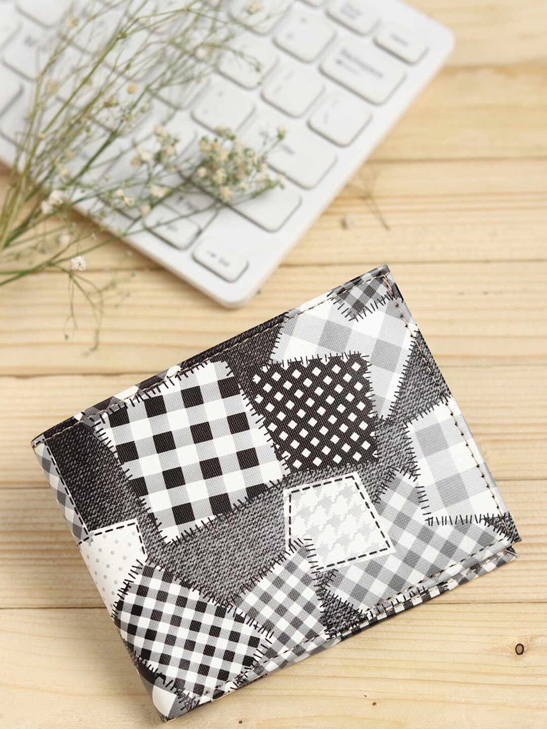 

SAMTROH Men Geometric Printed PU Two Fold Wallet, Black
