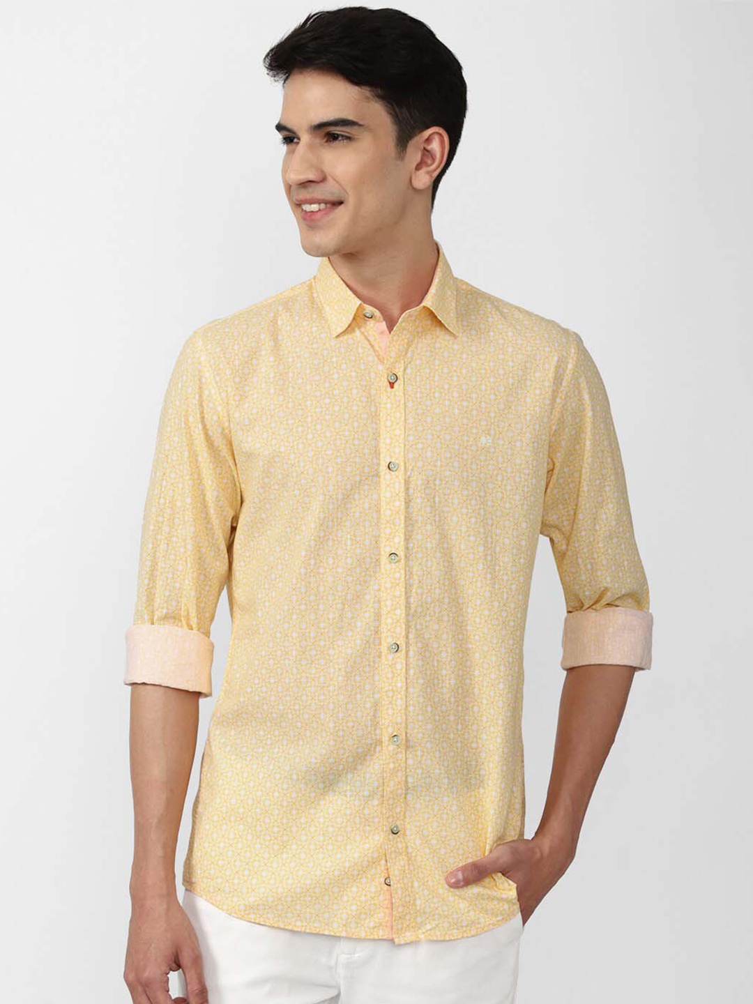 

Peter England Casuals Men Yellow Slim Fit Printed Cotton Casual Shirt