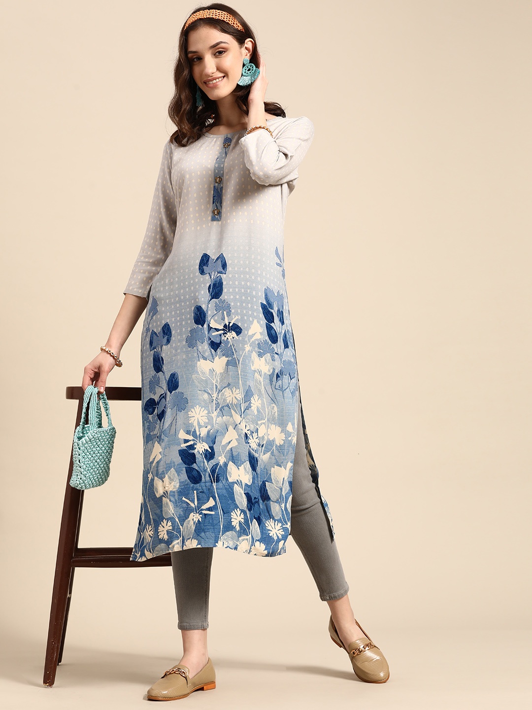 

Sangria Women Blue & Grey Floral Printed Flared Sleeves Floral Kurta