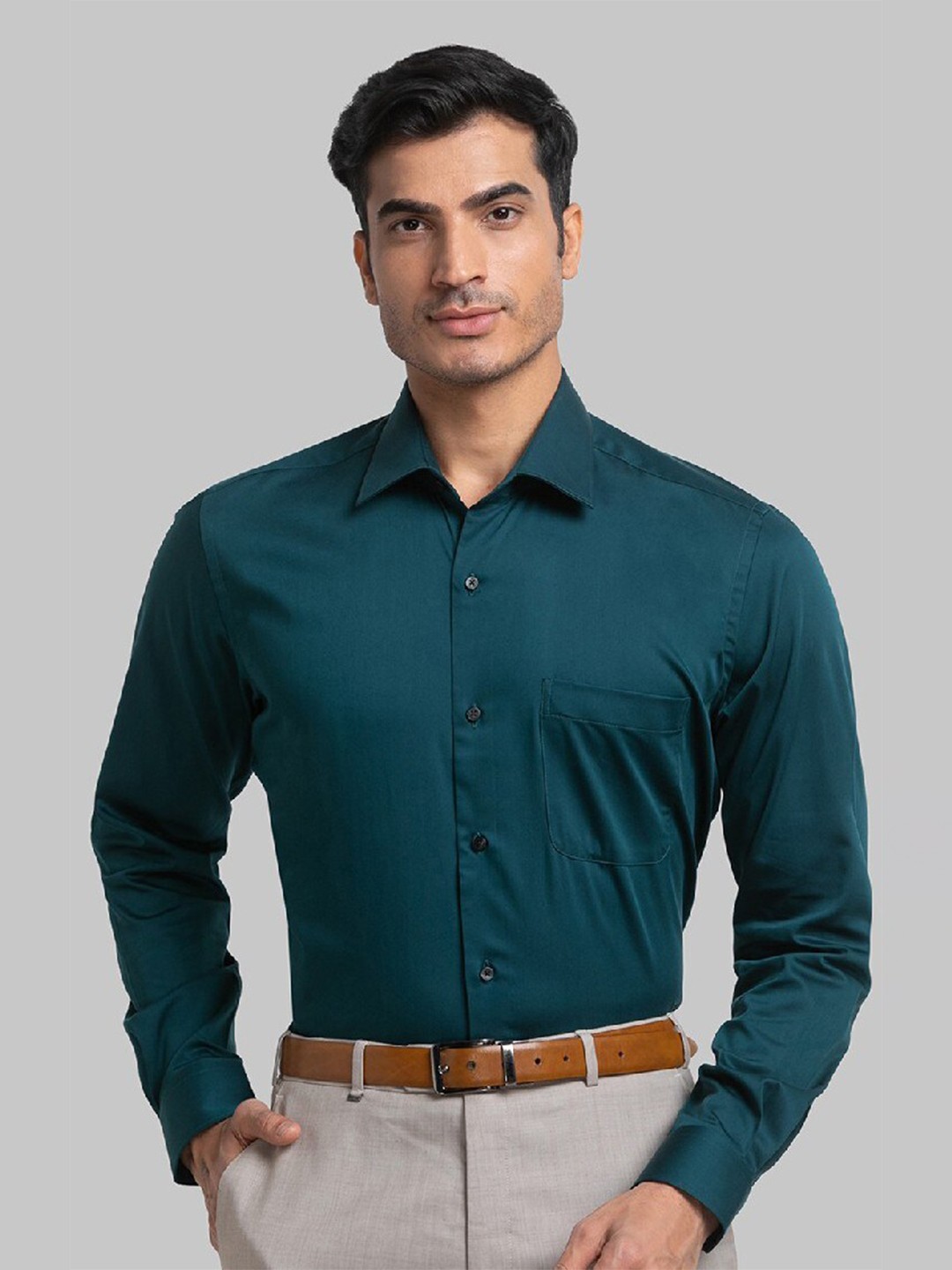 

Raymond Men Green Solid Pure Cotton Formal Shirt