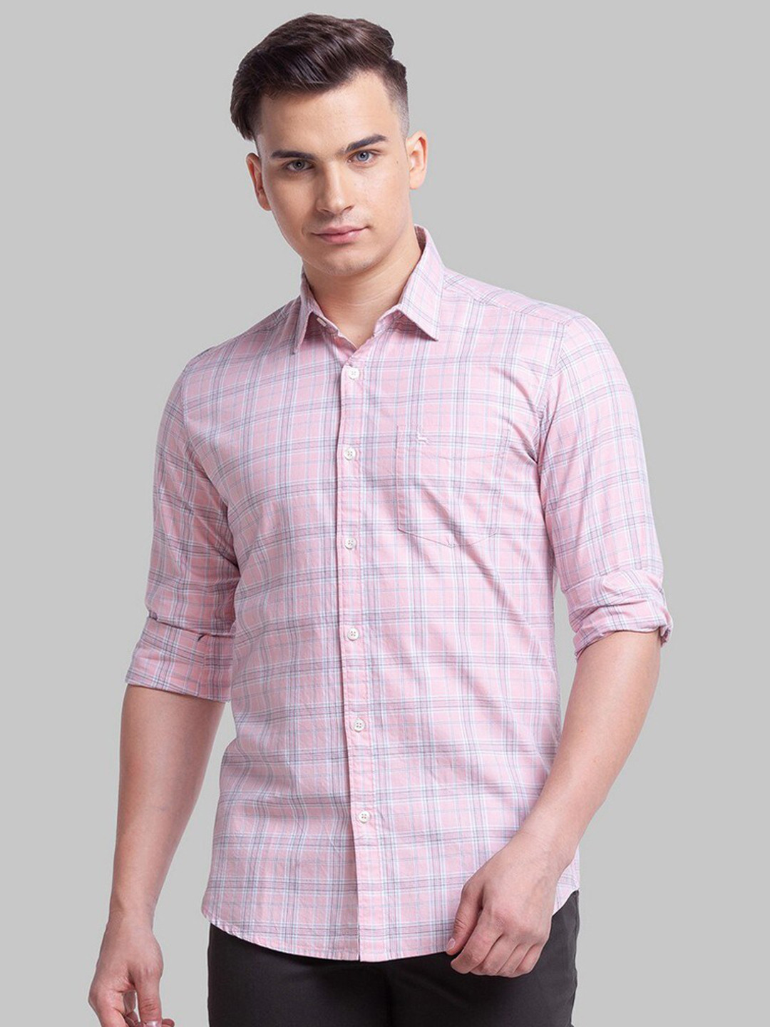 

Parx Men Red Pure Cotton Spread Collar Roll Up Sleeves Checked Casual Shirt