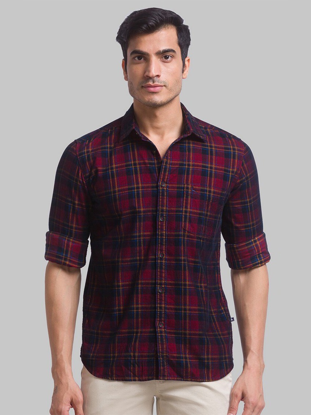 

Parx Men Red Pure Cotton Tartan Spread Collar Roll Up Sleeves Checked Casual Shirt