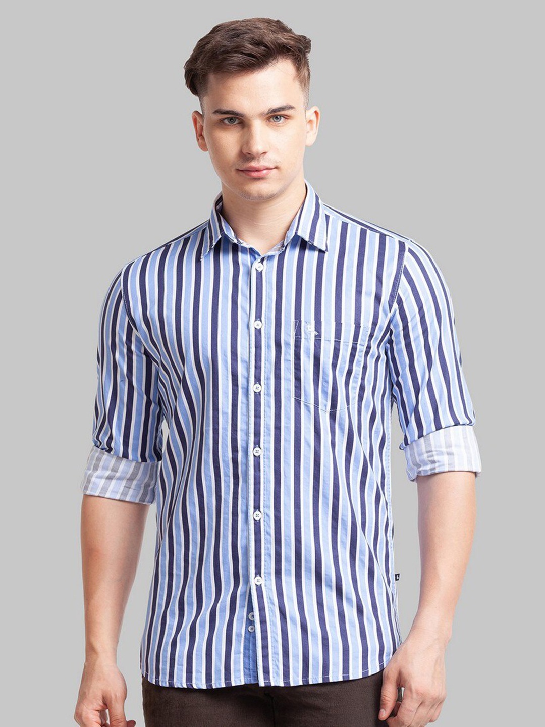 

Parx Men Blue Pure Cotton Striped Spread Collar Roll Up Sleeves Casual Shirt