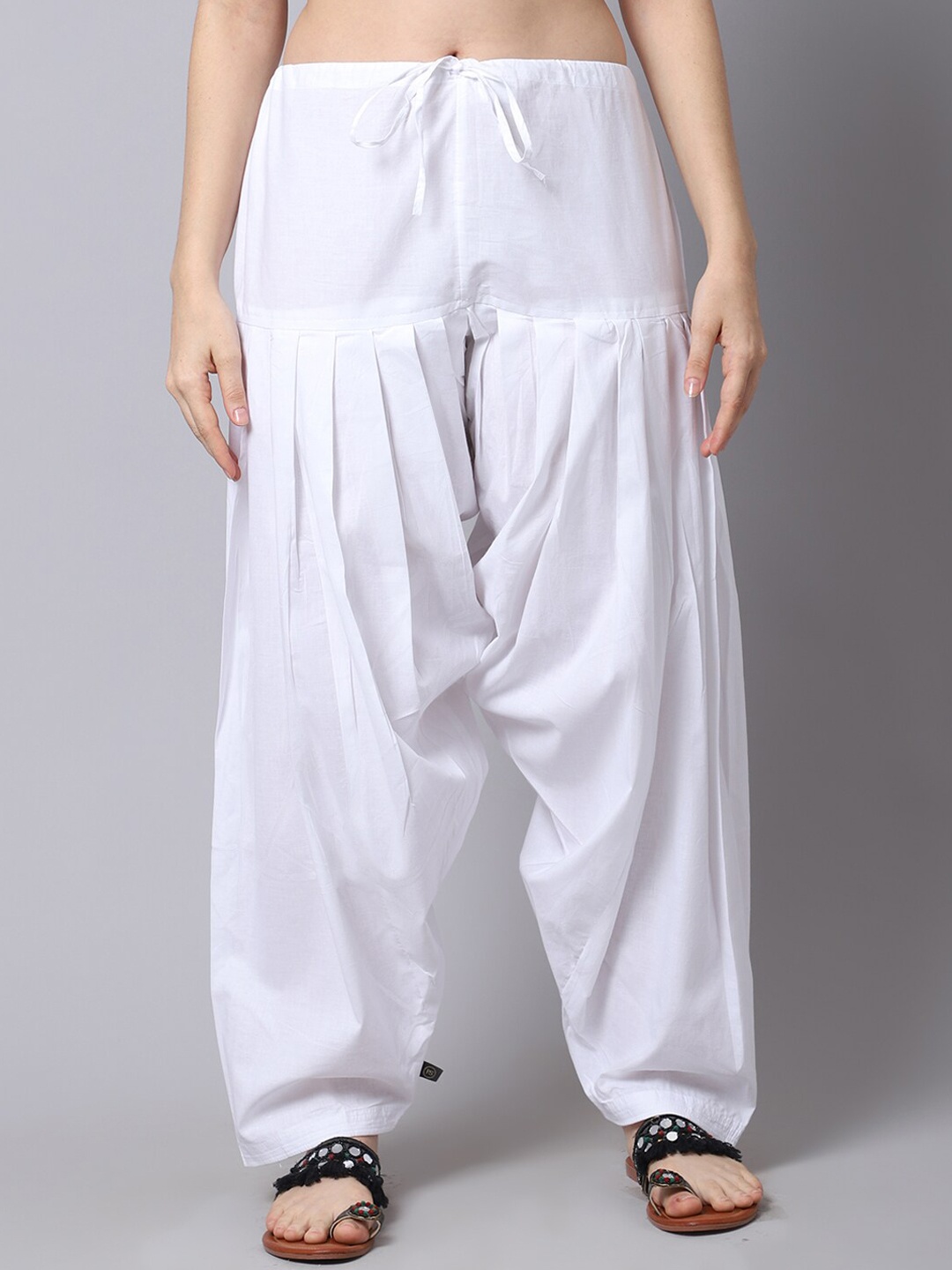 

Pistaa Women White Solid Pure Cotton Patiala
