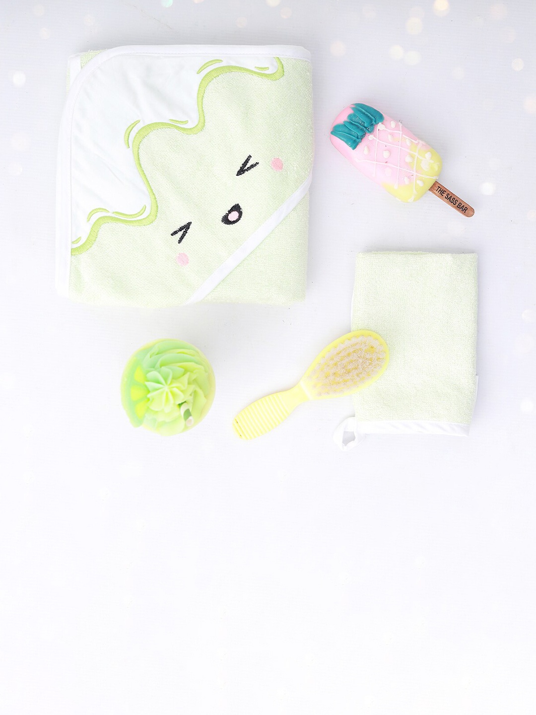 

Fancy Fluff Green Solid 400 GSM Cotton Hooded Towel