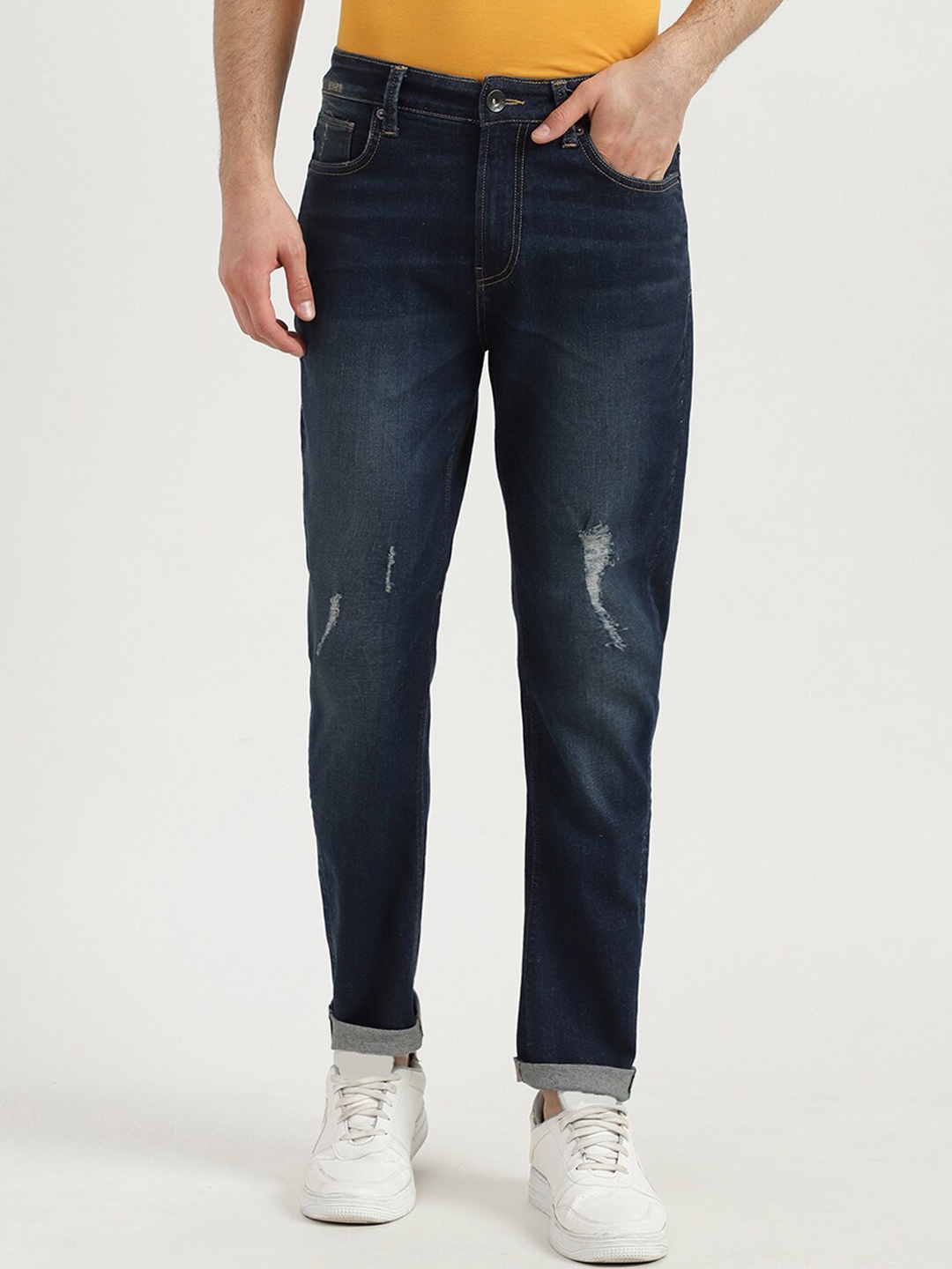 

United Colors of Benetton Men Blue Slim Fit Mildly Distress Light Fade Jeans