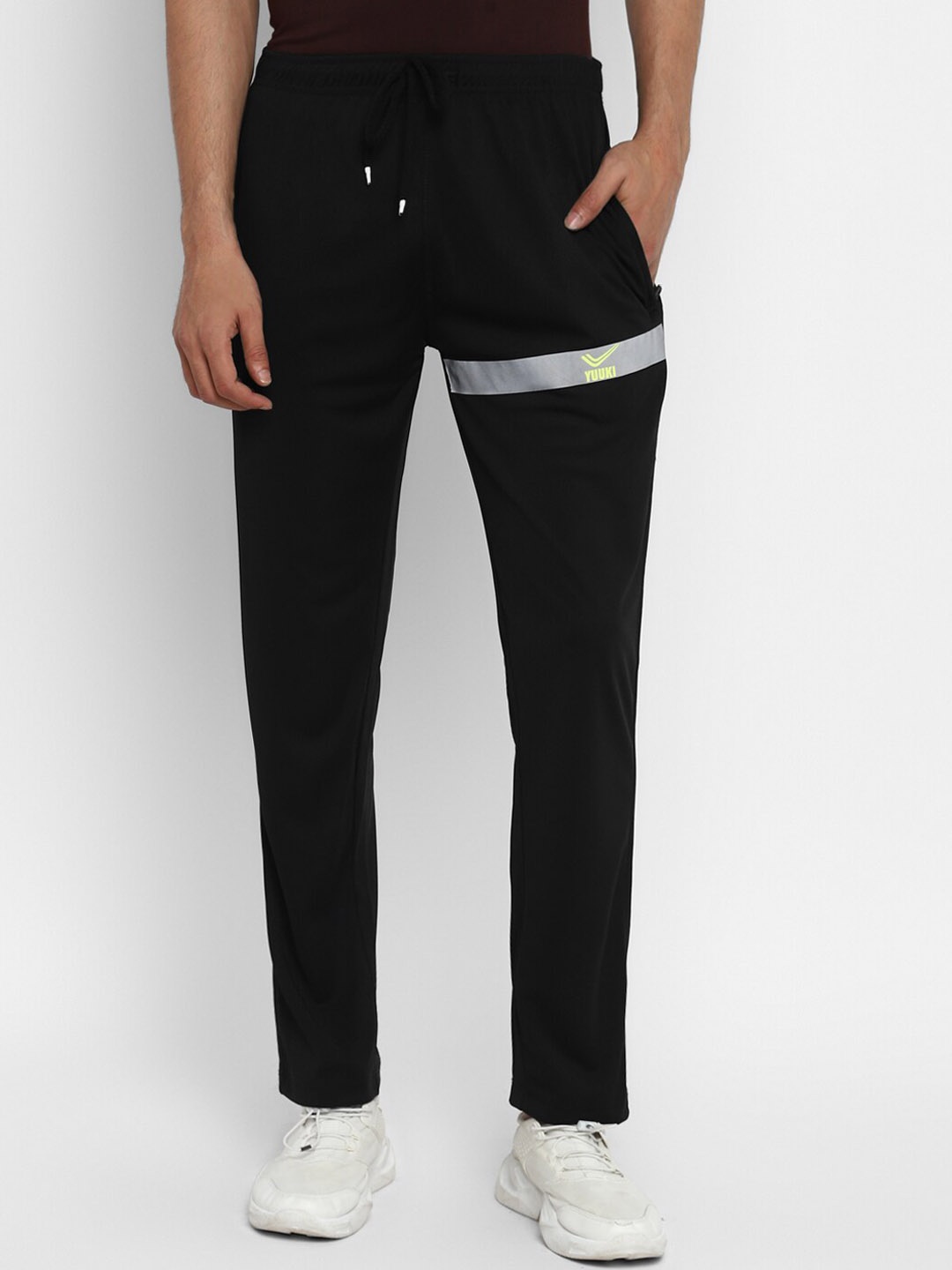 

Yuuki Men Black Solid Track Regular Fit Pants