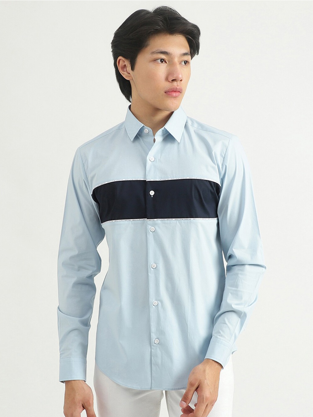

United Colors of Benetton Men Blue Slim Fit Colourblocked Casual Shirt