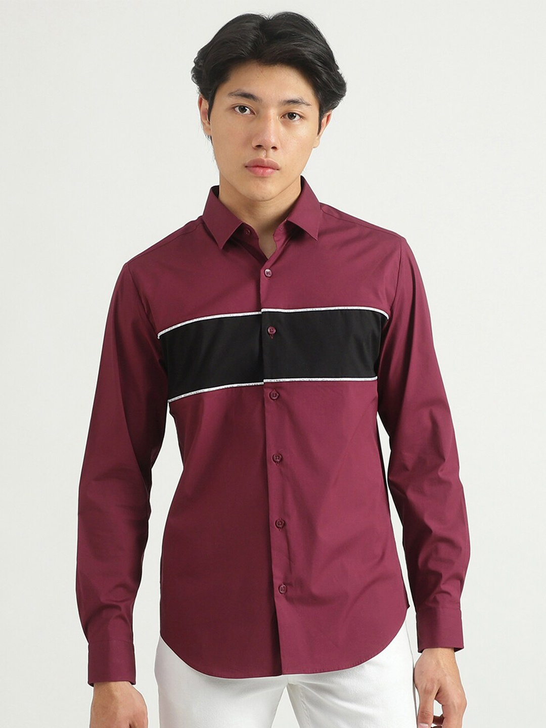 

United Colors of Benetton Men Burgundy Slim Fit Horizontal Striped Casual Shirt