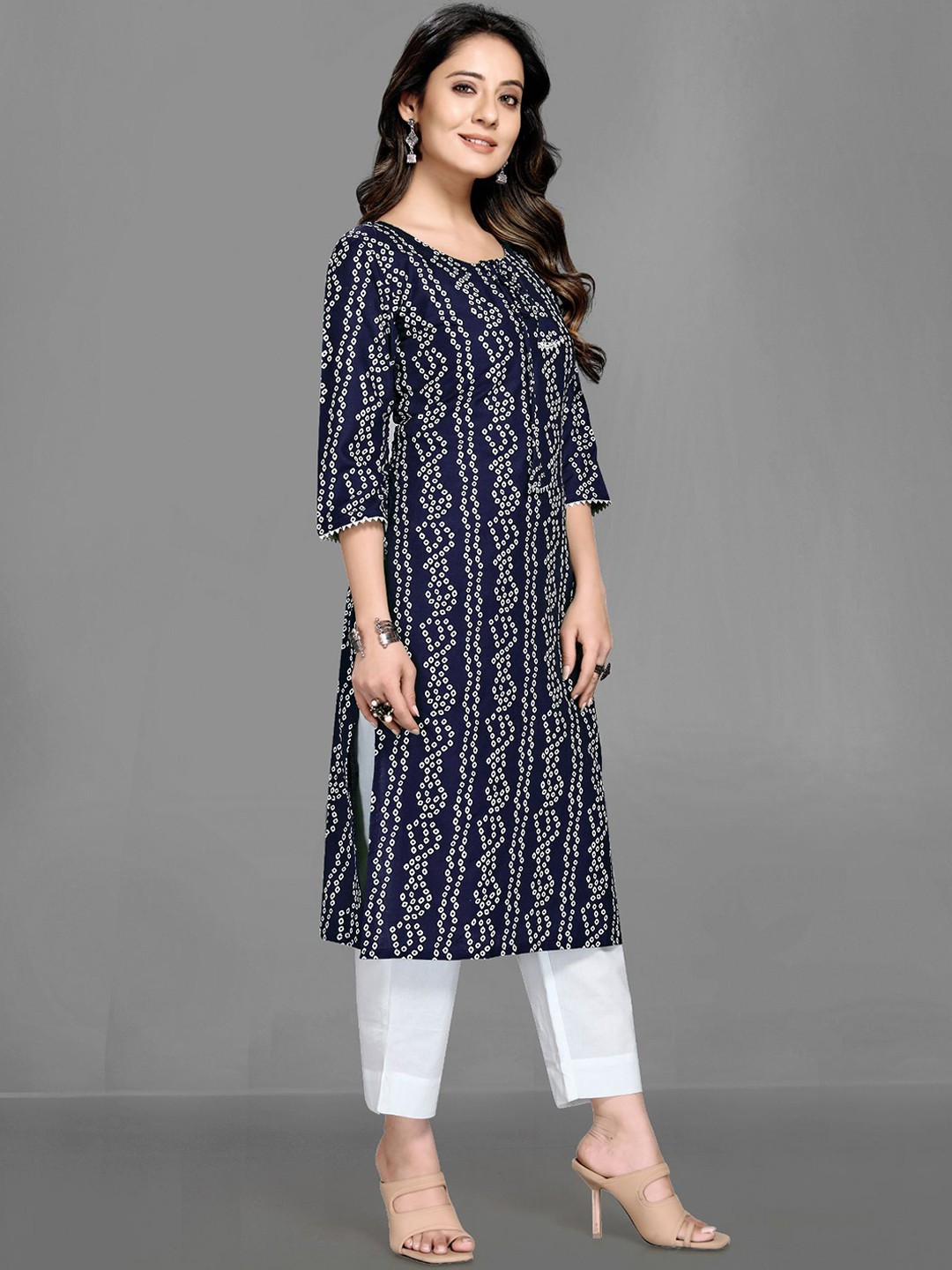 

Queenswear Creation Women Blue Geometric Printed Mirror Work Kurta