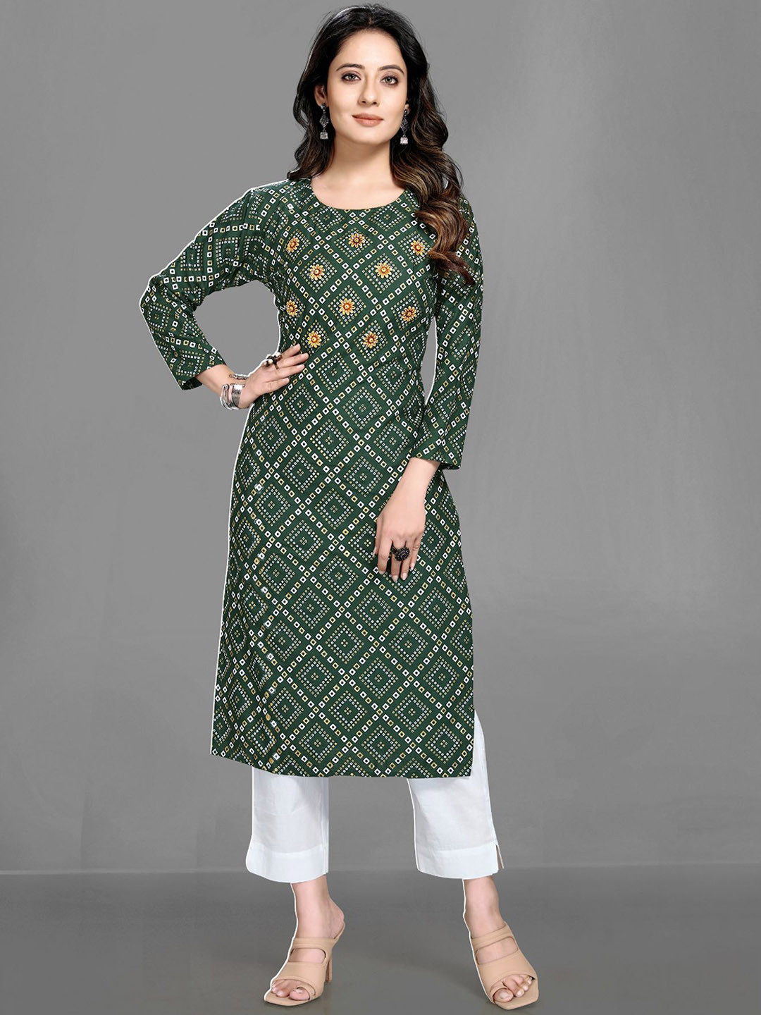 

Queenswear Creation Women Green Geometric Printed Kurta