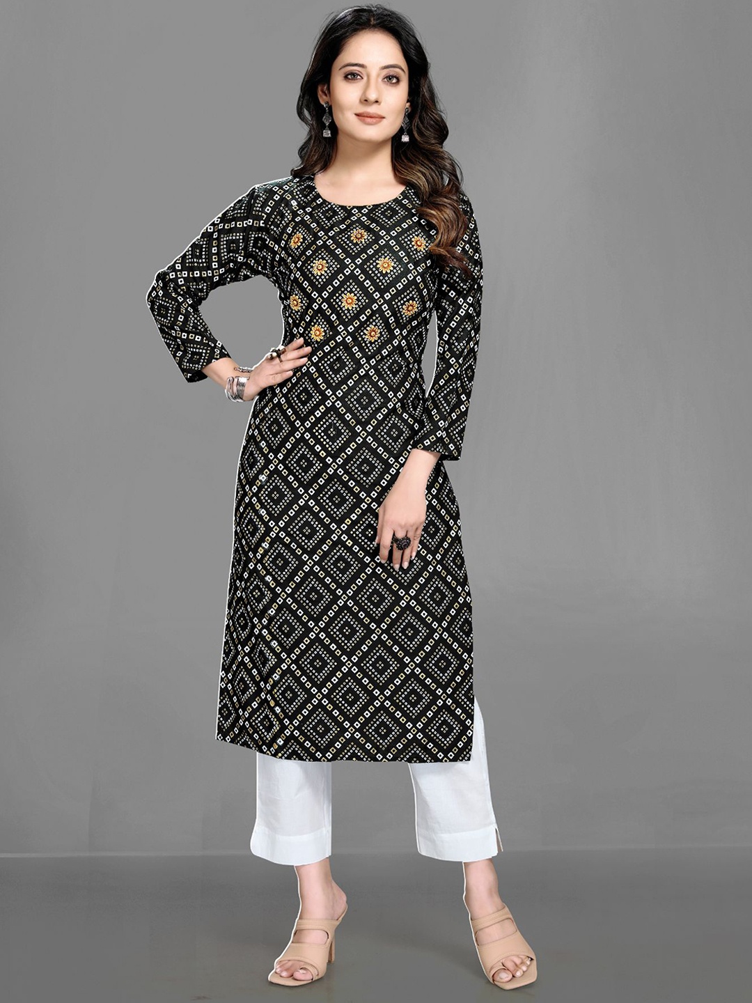 

Queenswear Creation Women Black Geometric Printed Kurta