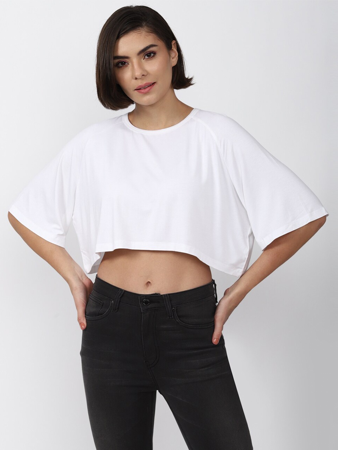 

FOREVER 21 White Boxy Crop Top