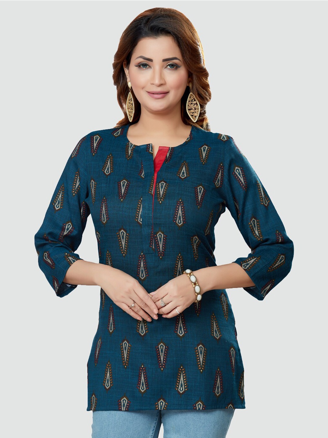 

Saree Swarg Women Blue Printed Kurti