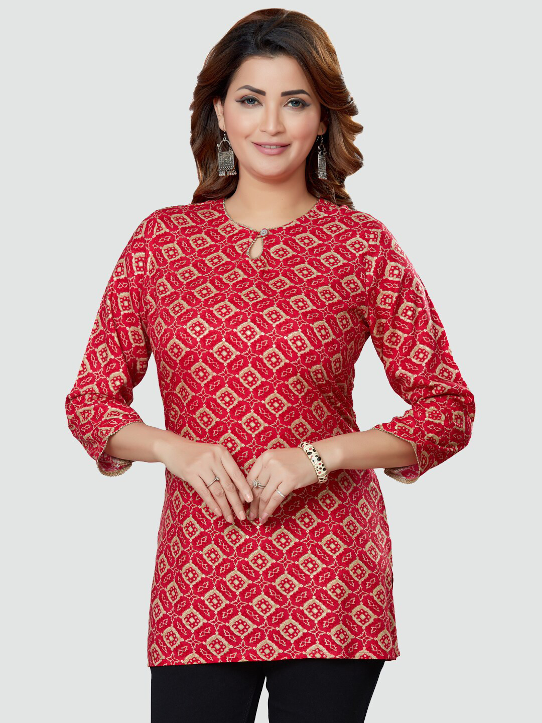 

Saree Swarg Women Red & Brown Geometric Printed Kurti