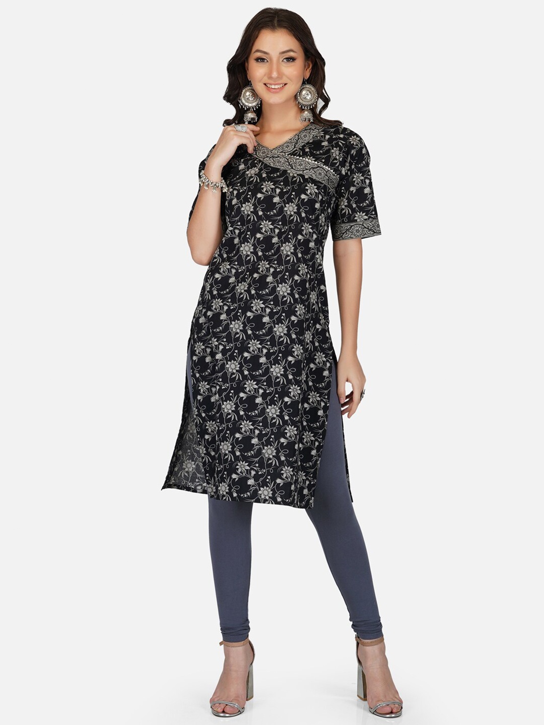 

METRO-FASHION Grey & Black Floral Printed V-Neck Gotta Patti Pure Cotton Kurti