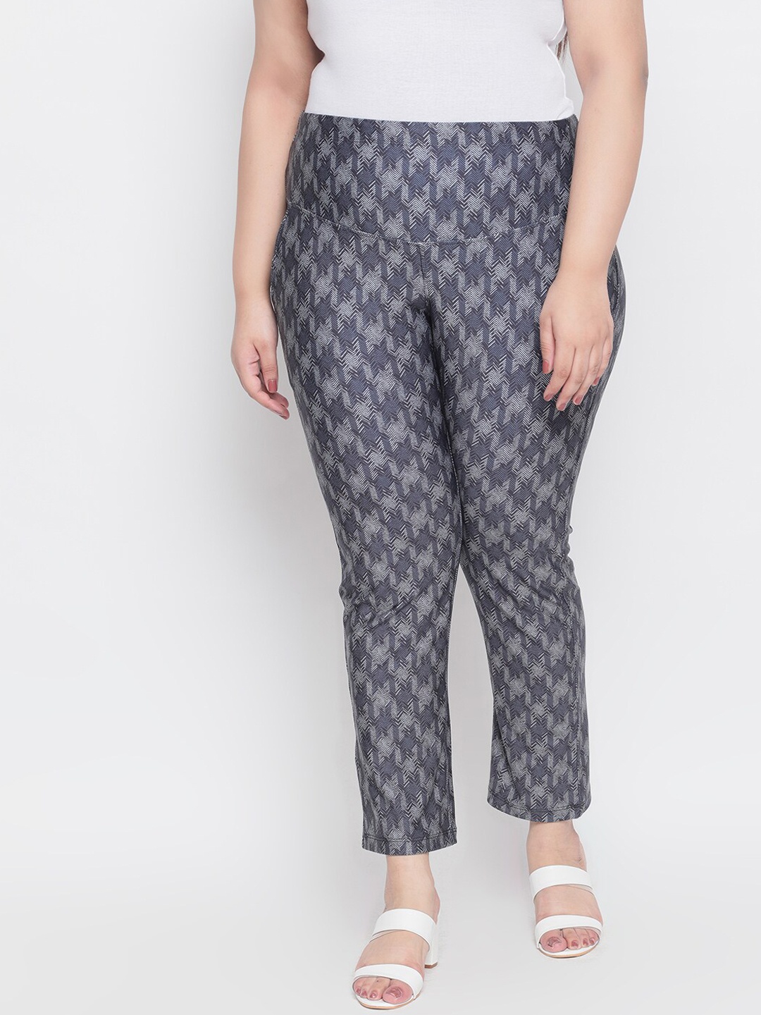 

Amydus Women Navy Blue Printed Straight Fit Trousers