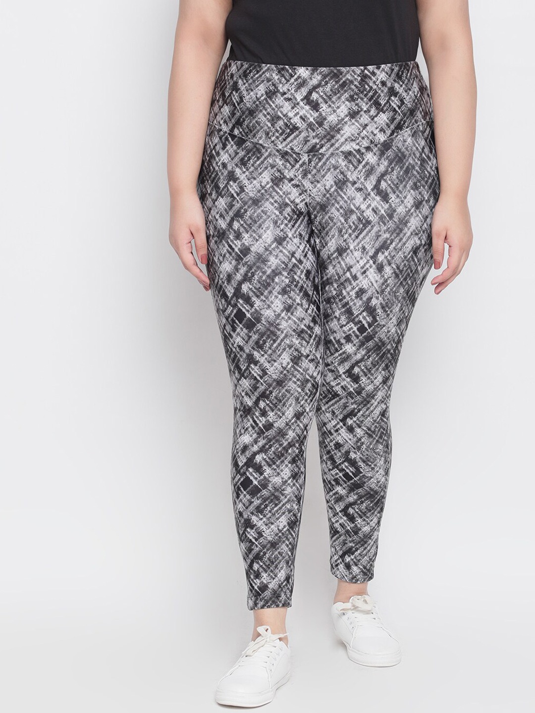 

Amydus Women Black & Grey Printed Jeggings