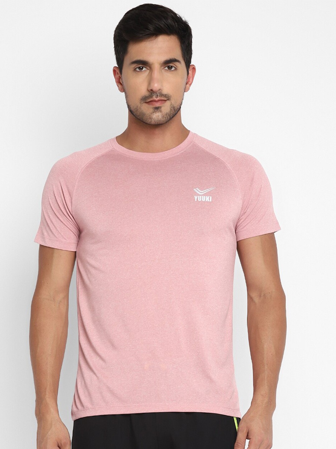 

Yuuki Men Pink Solid Brand Logo T-shirt