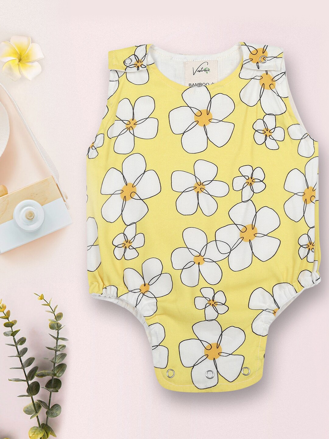 

Vastrarth Kids Yellow & White Printed Rompers