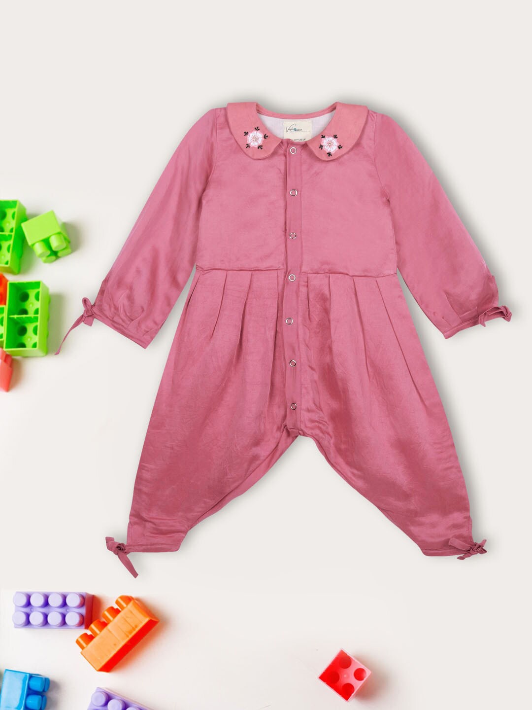 

Vastrarth Girls Pink Solid Pure Cotton Rompers
