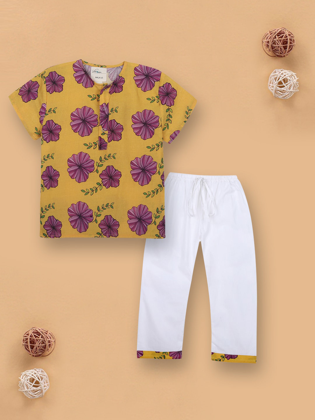 

Vastrarth Unisex Kids Yellow & Off White Printed Cotton Night suit