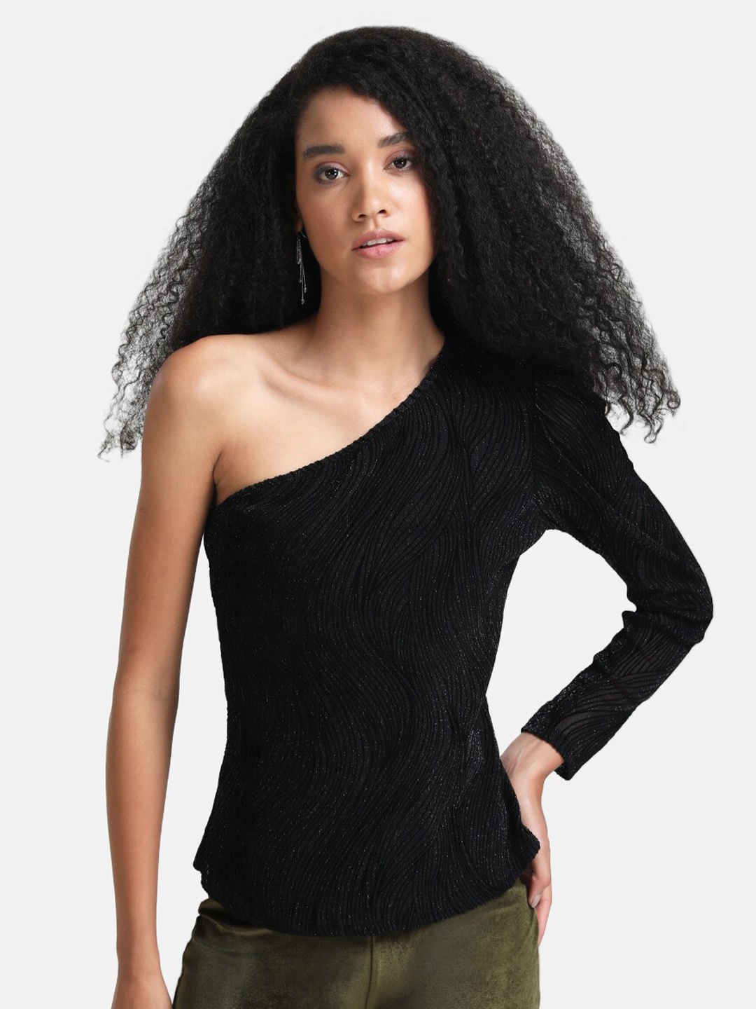 

Kazo Black One Shoulder Solid Top