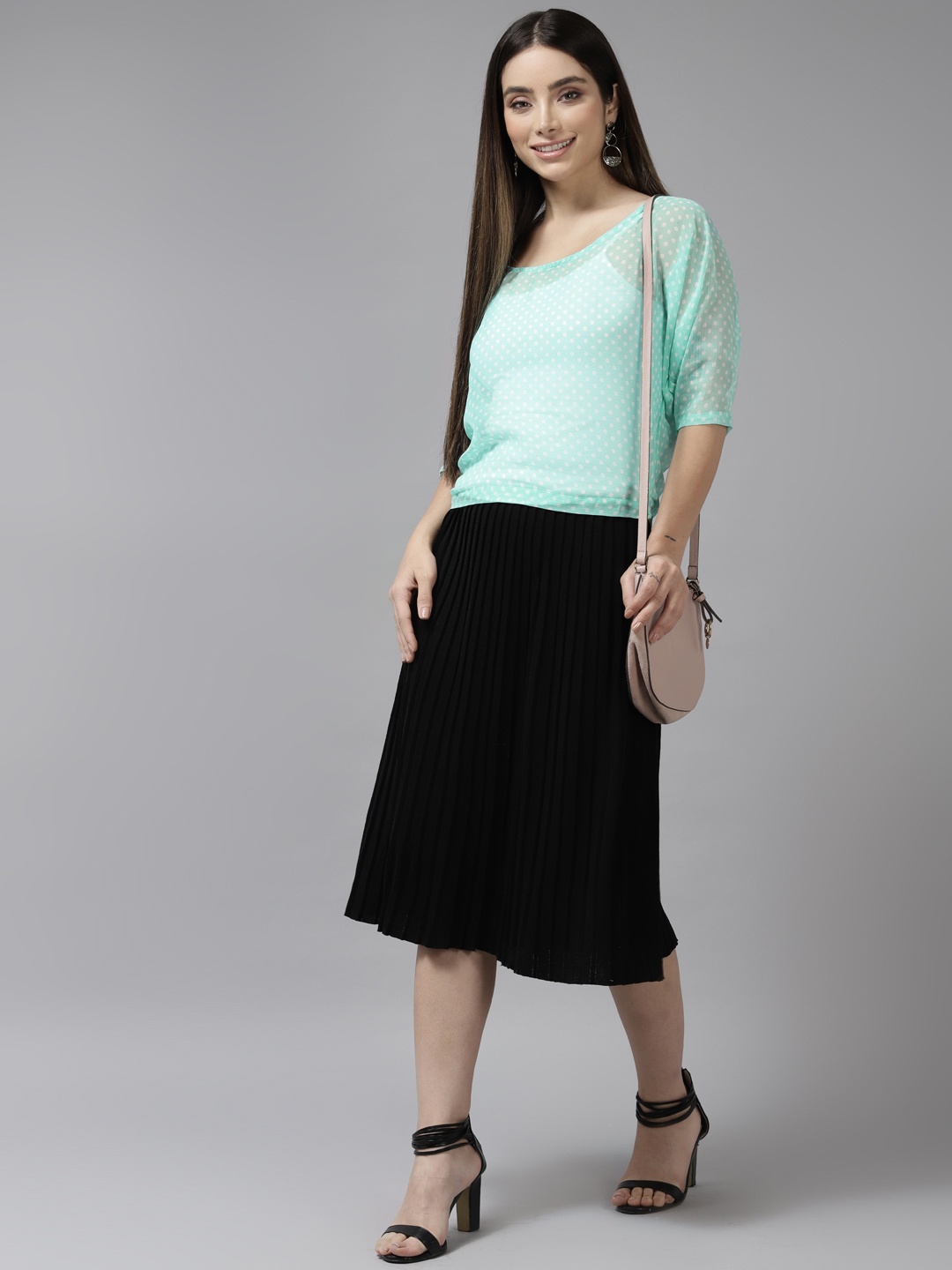 

Aarika Green & White Polka Print Blouson Top