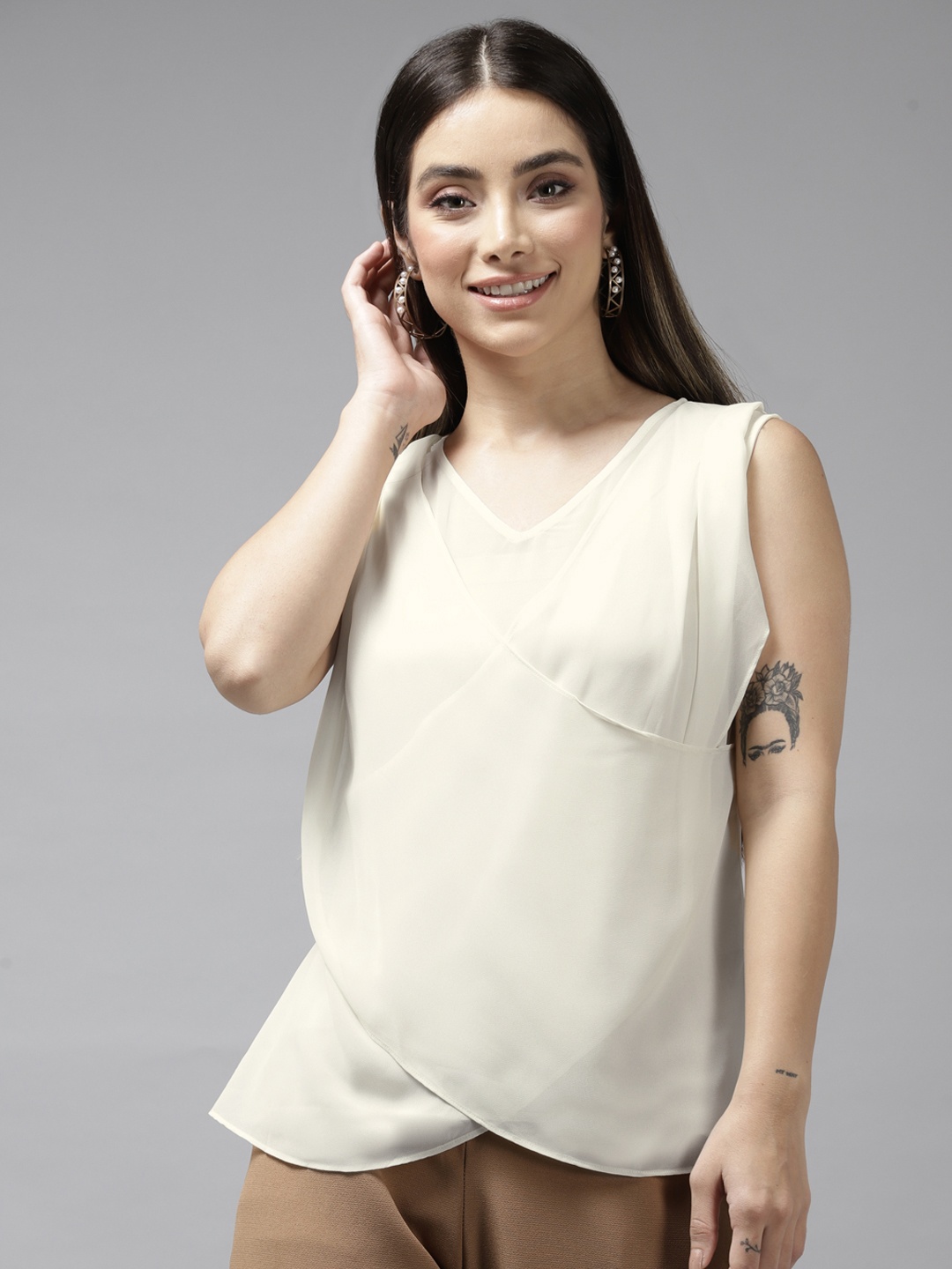 

Aarika White Layered Georgette Top