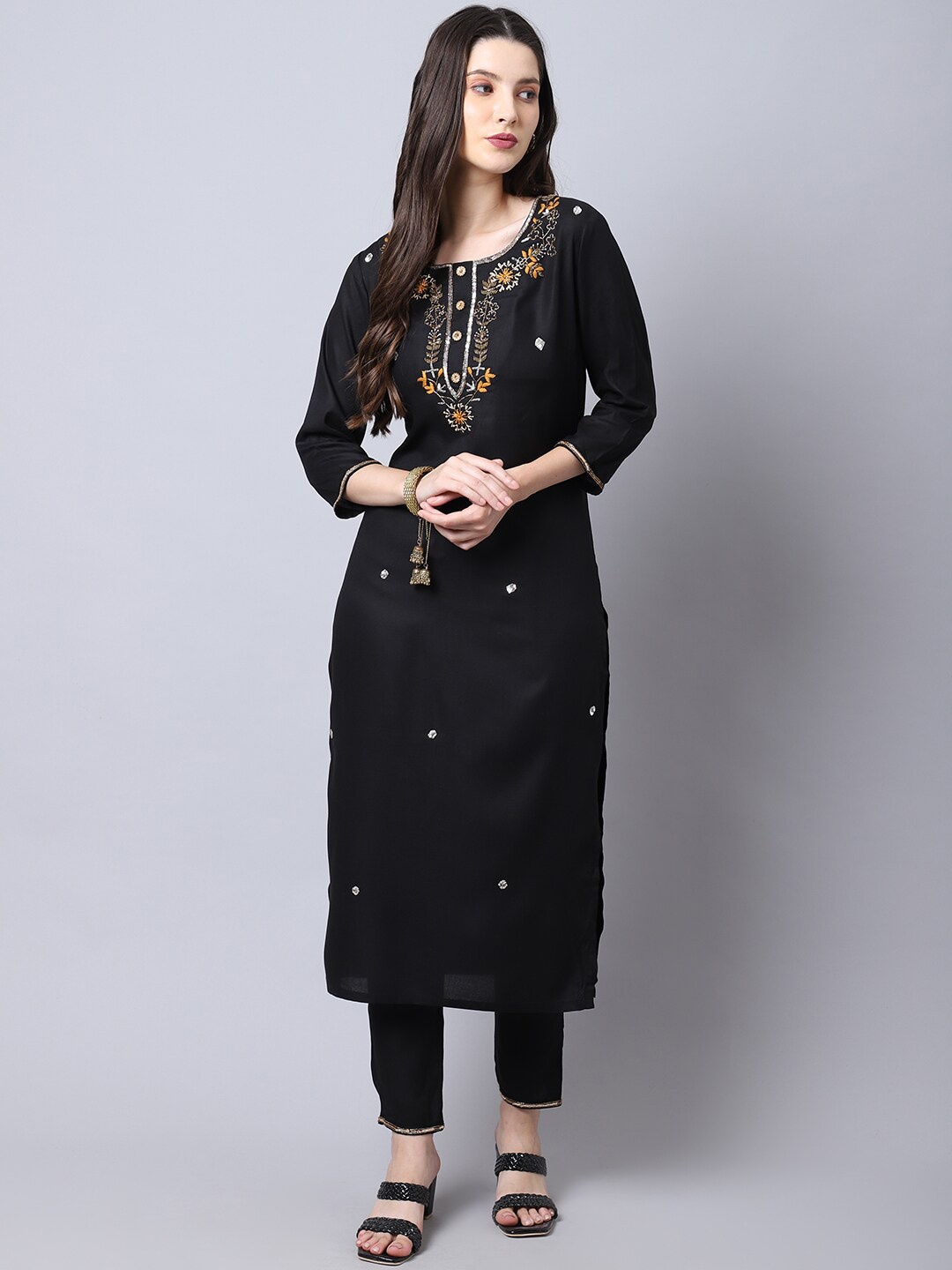 

Tulsattva Women Floral Embroidered Kurta with Trousers, Black