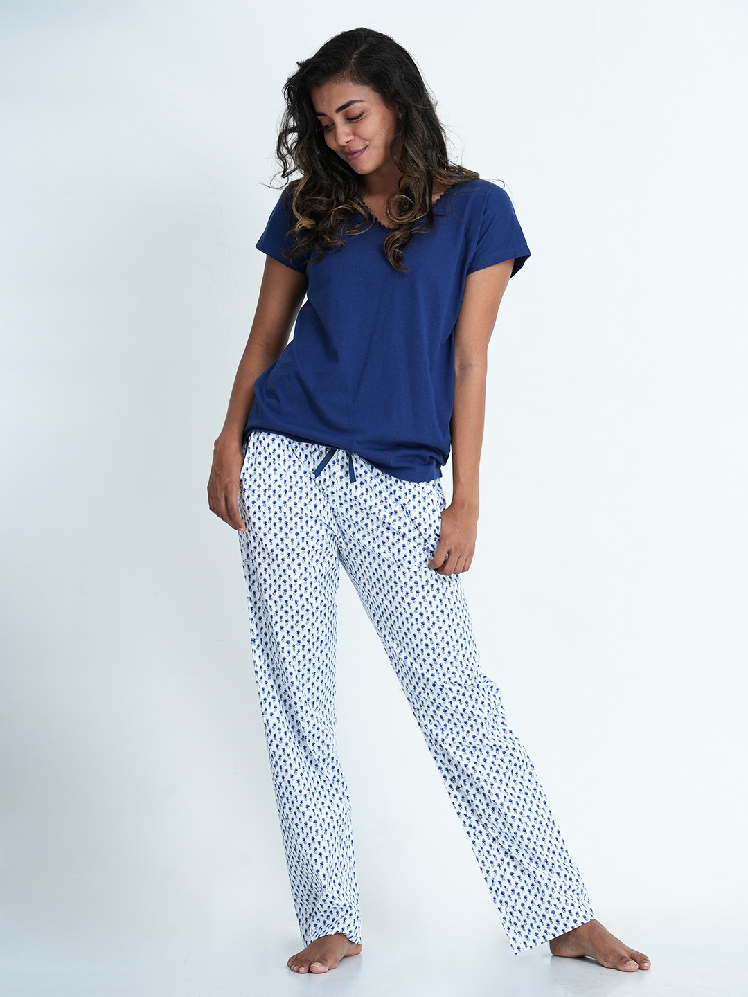 

mackly Women Navy Blue & White Night suit