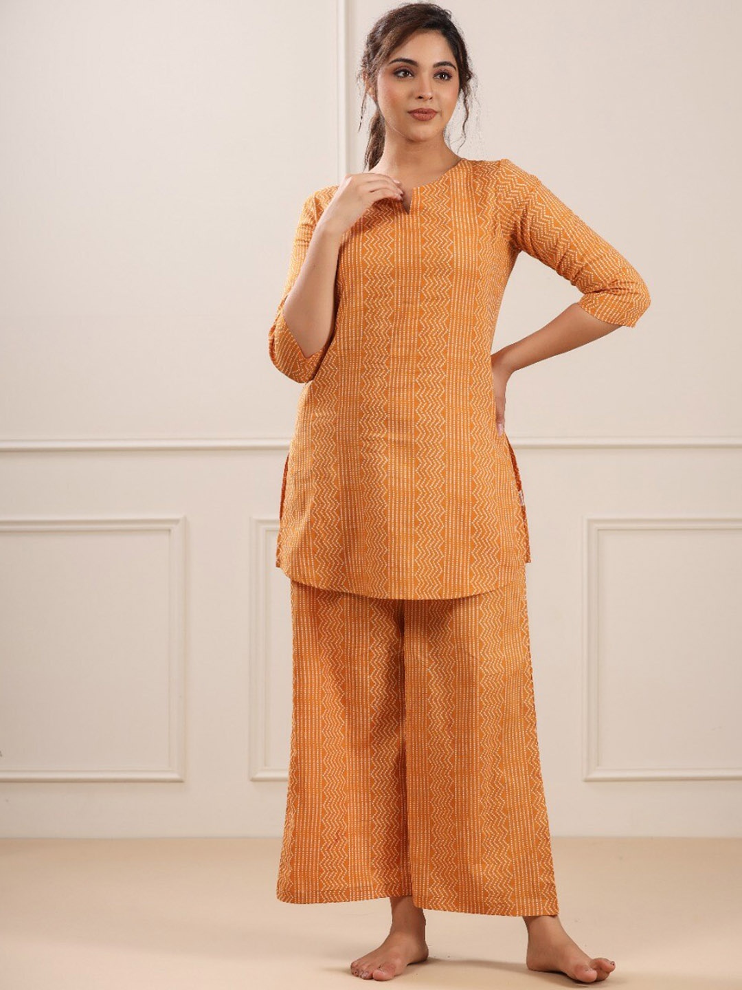 

JISORA Women Mustard Printed Pure Cotton Night suit