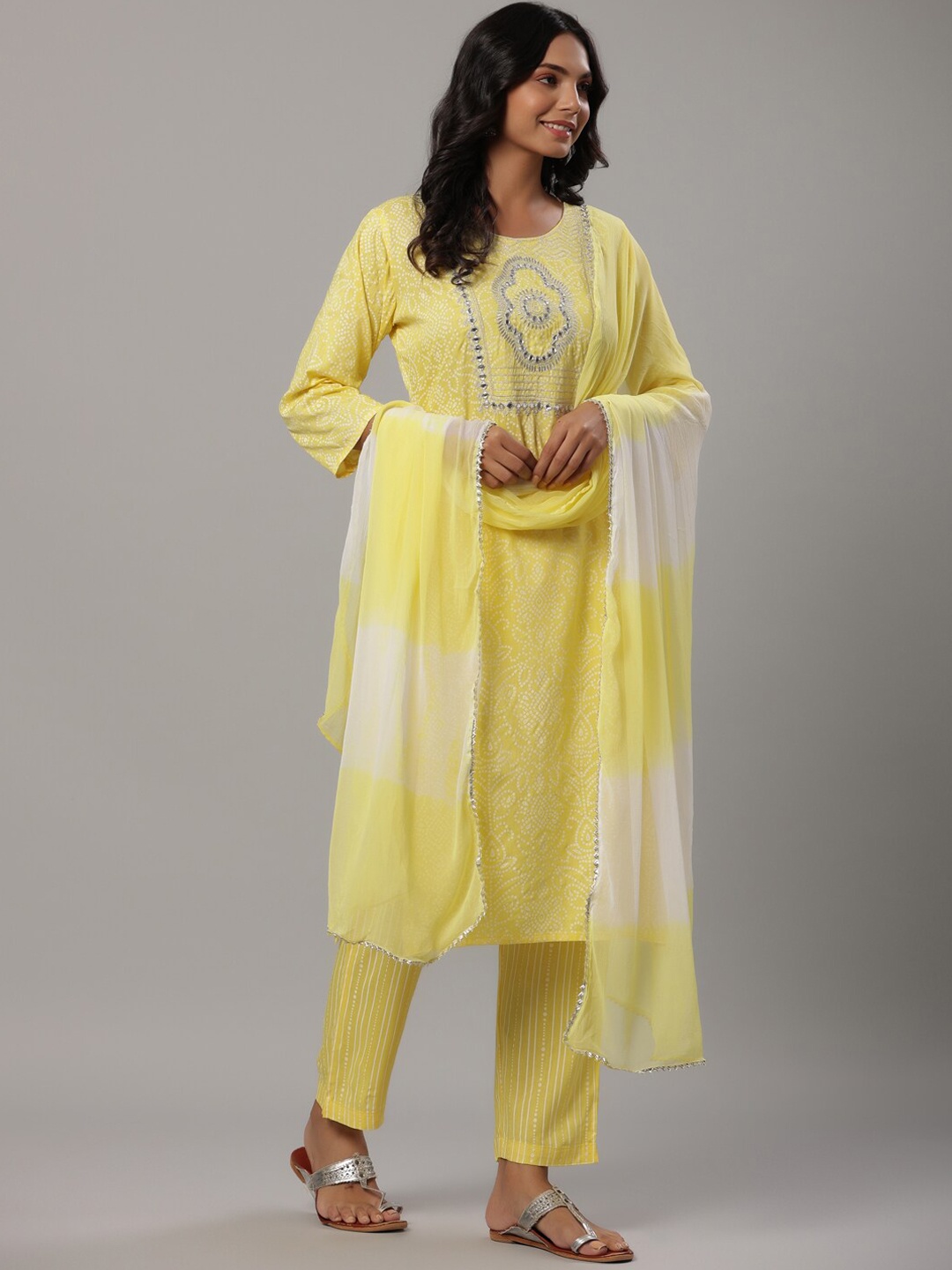 

PK Fashions Women Yellow Floral Printed Pure Cotton Kurta with Palazzos & With Dupatta