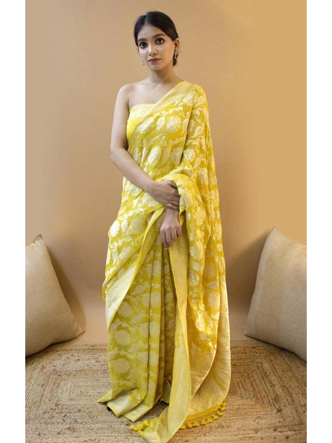 

Wuxi Yellow & Gold-Toned Floral Zari Pure Silk Banarasi Saree