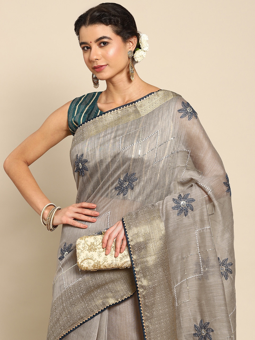 

Nimayaa Grey Floral Embroidered Saree