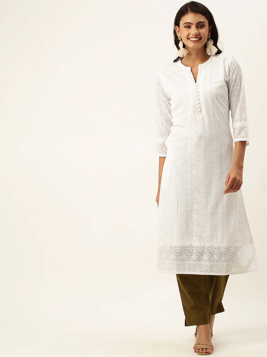 

ZOLA Women White Chikankari Embroidered Georgette Straight Kurta