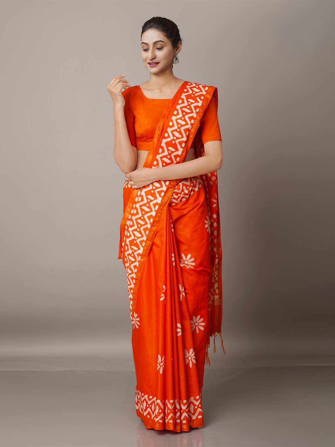 

Unnati Silks Orange & Gold-Toned Batik Zari Pure Silk Chanderi Saree