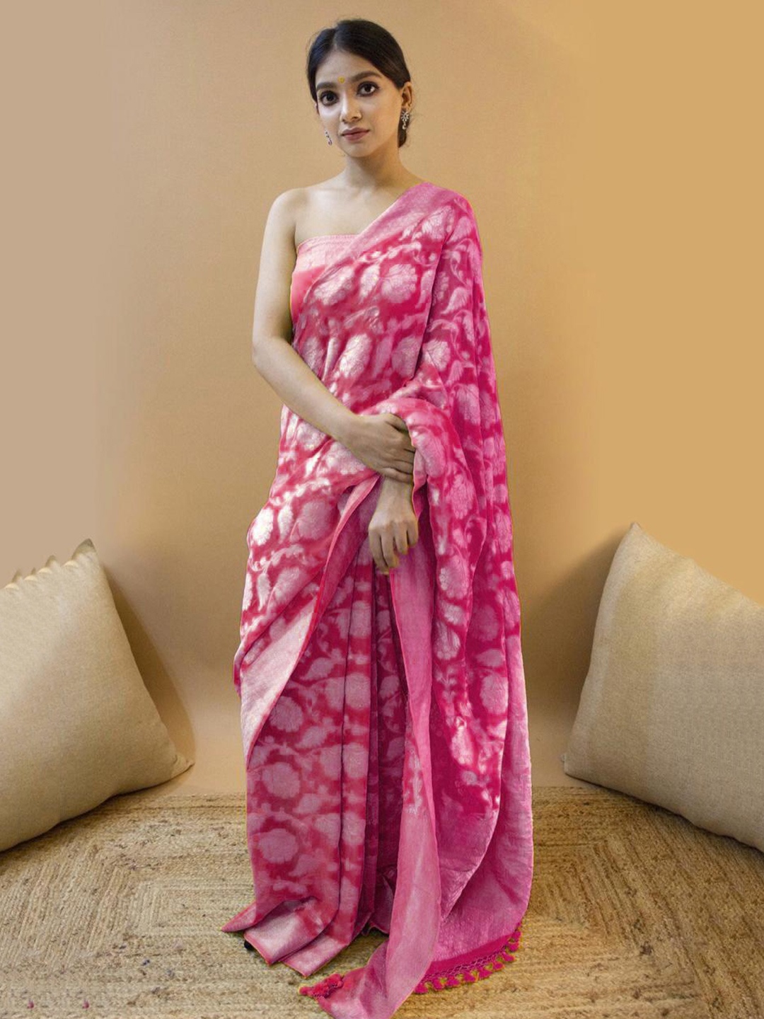 

Jinax Pink & Silver-Toned Floral Zari Pure Silk Banarasi Saree