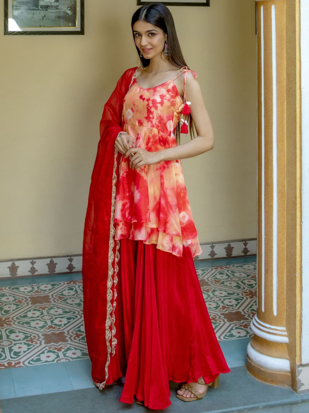 

HOUSE OF JAMOTI Women Red Printed Layered Kurti with Sharara & With Dupatta