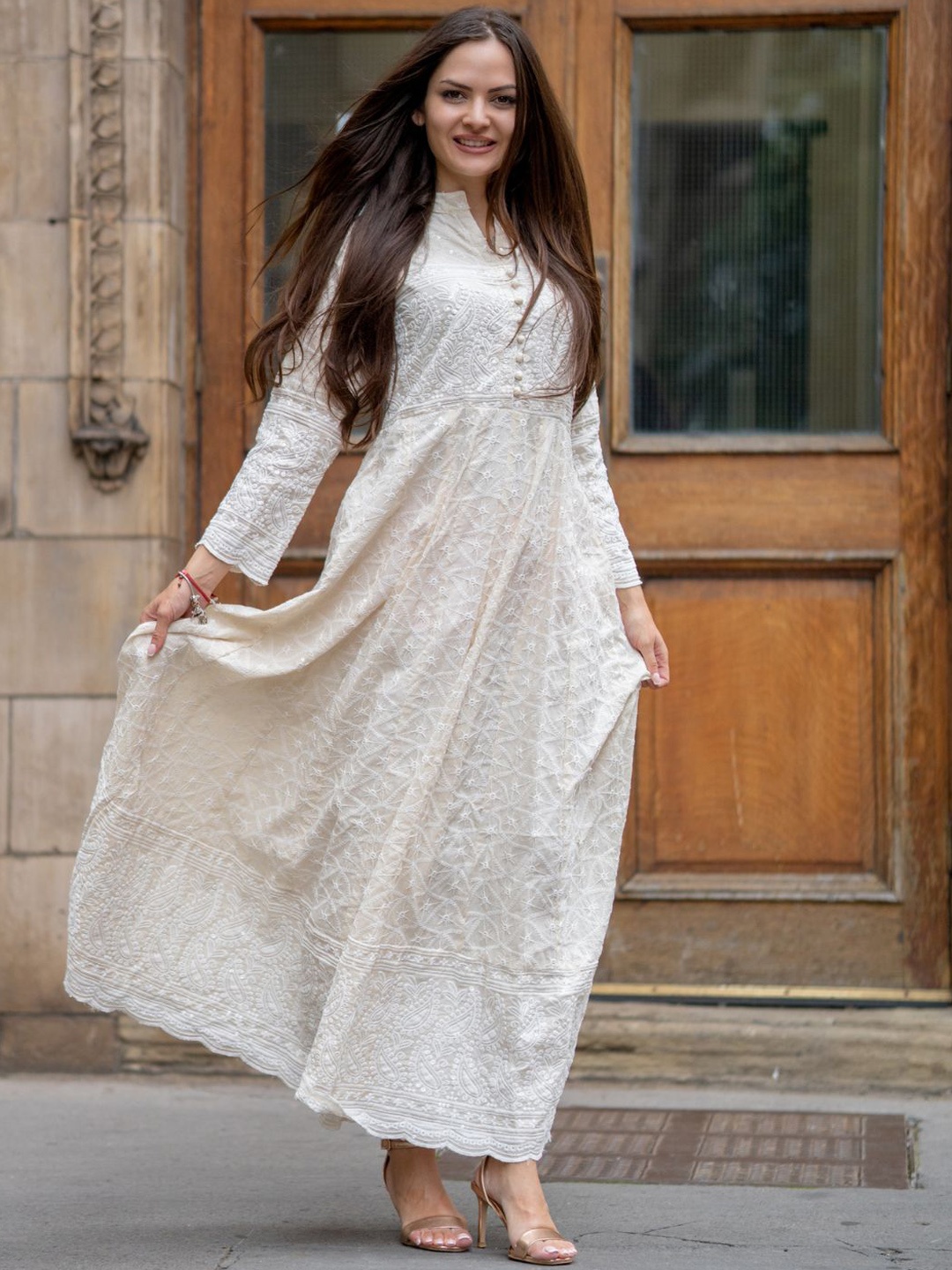 

HOUSE OF JAMOTI Women White Ethnic Motifs Embroidered Chikankari Kurta with Palazzos