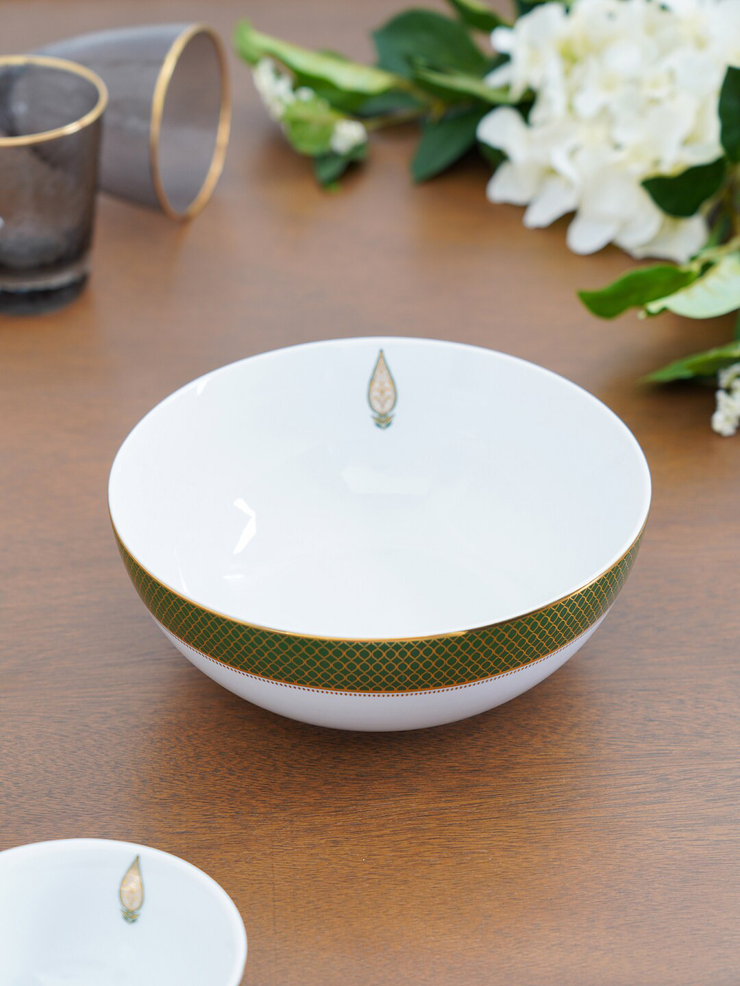 

Pure Home and Living Green & White Emerald Royal Serving Bowl