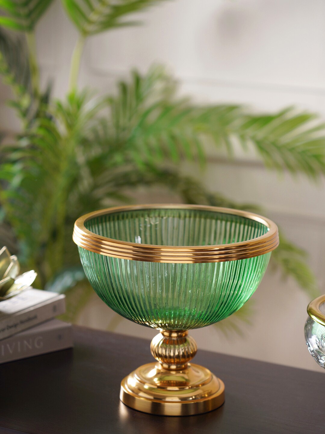 

Pure Home and Living Green & Gold-Toned Textured Bella Glass Bowl