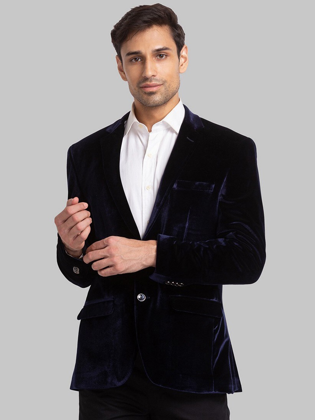 

Park Avenue Men Blue Solid Slim-Fit Single Breasted Blazers