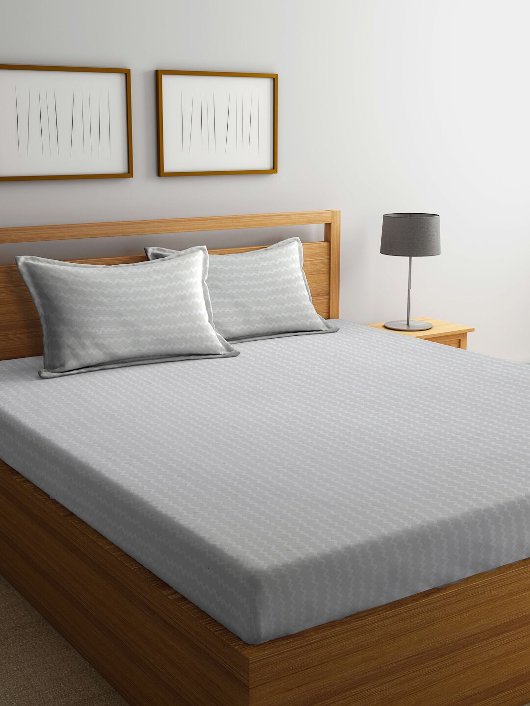 

Arrabi Grey & White Geometric 300 TC King Bedsheet with 2 Pillow Covers